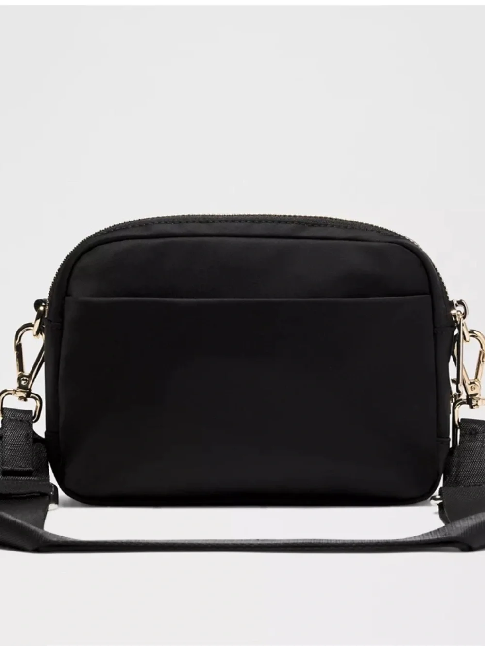 Lululemon Everywhere Crossbody Bag 2L Metal Hardware in Black/Gold
